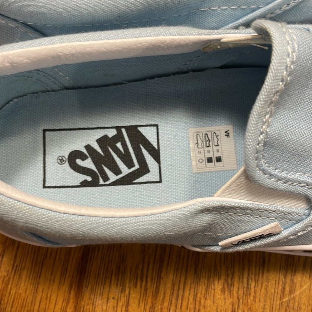 Light blue VANS. men 5.5. Women 7.0. - Picture 2 of 6
